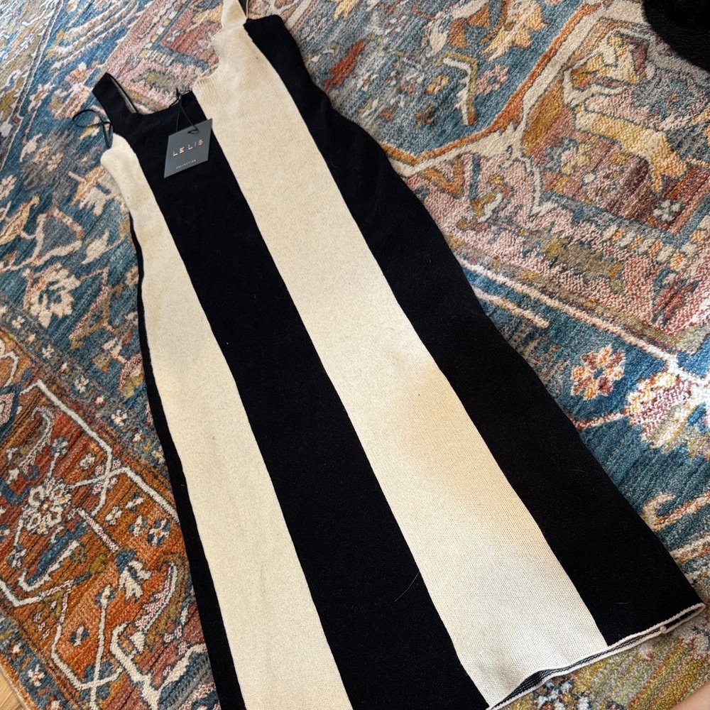 Le Lis Dress